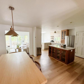 Downtown Sister Bay New Listing - Cardinal Retreat